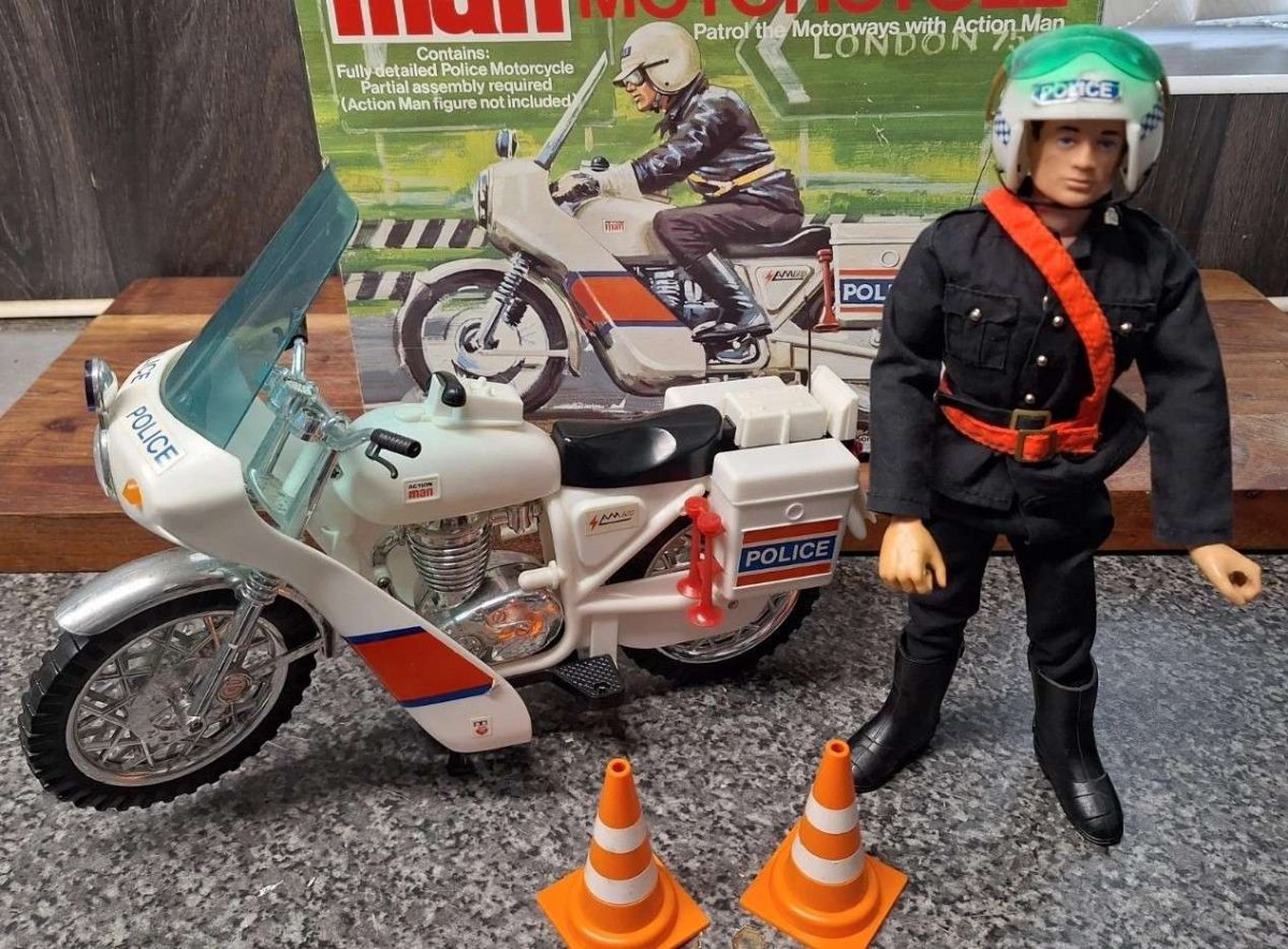 ampolice1.jpg